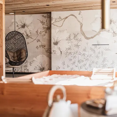 Borgo Antico Mountain 3* サッパーダ